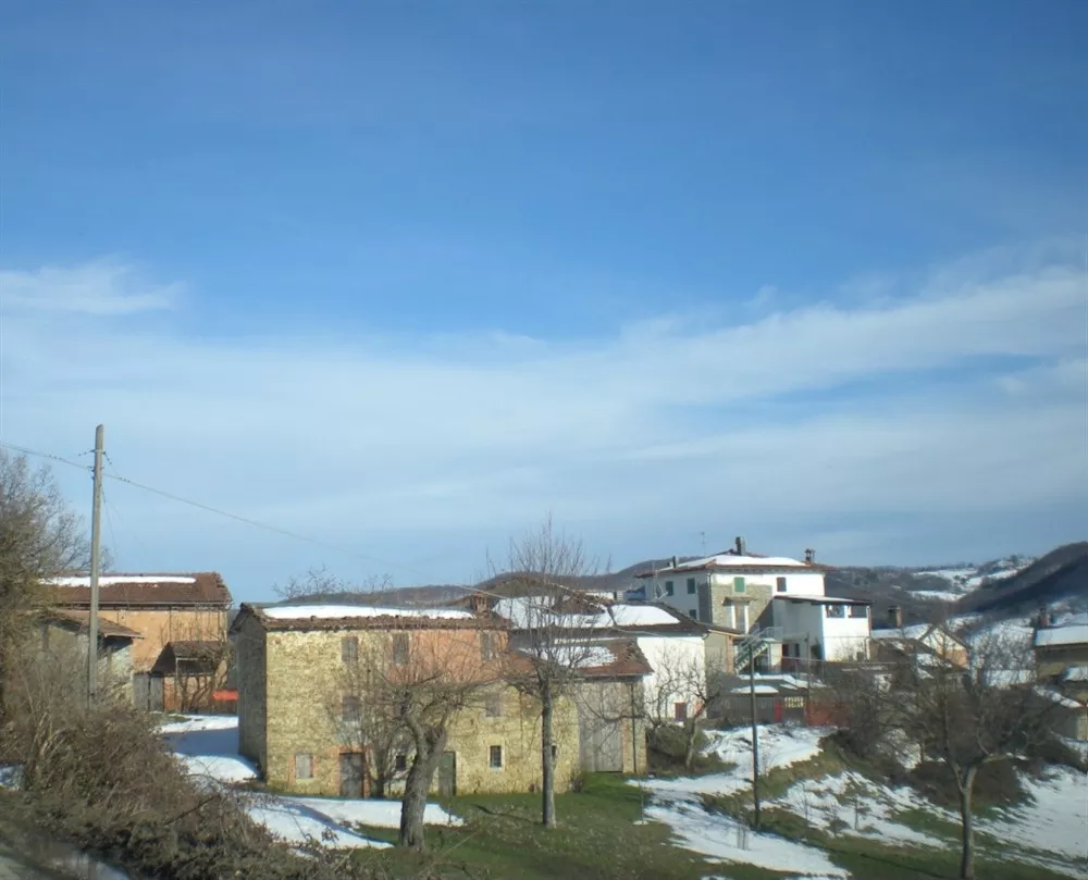 Piccolo borgo situato a poche centinaia di metri a sud del capoluogo.